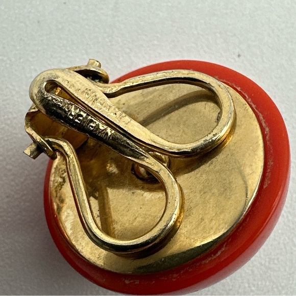 Vintage Napier 1970’s  Clip On Earrings Coral Lucite Button Domed Smooth #699 - Picture 4 of 6